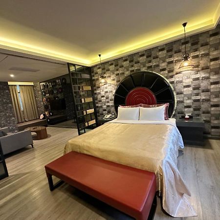 Song Xia Motel Taichung Eksteriør billede