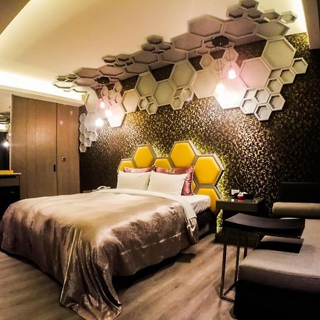 Song Xia Motel Taichung Eksteriør billede