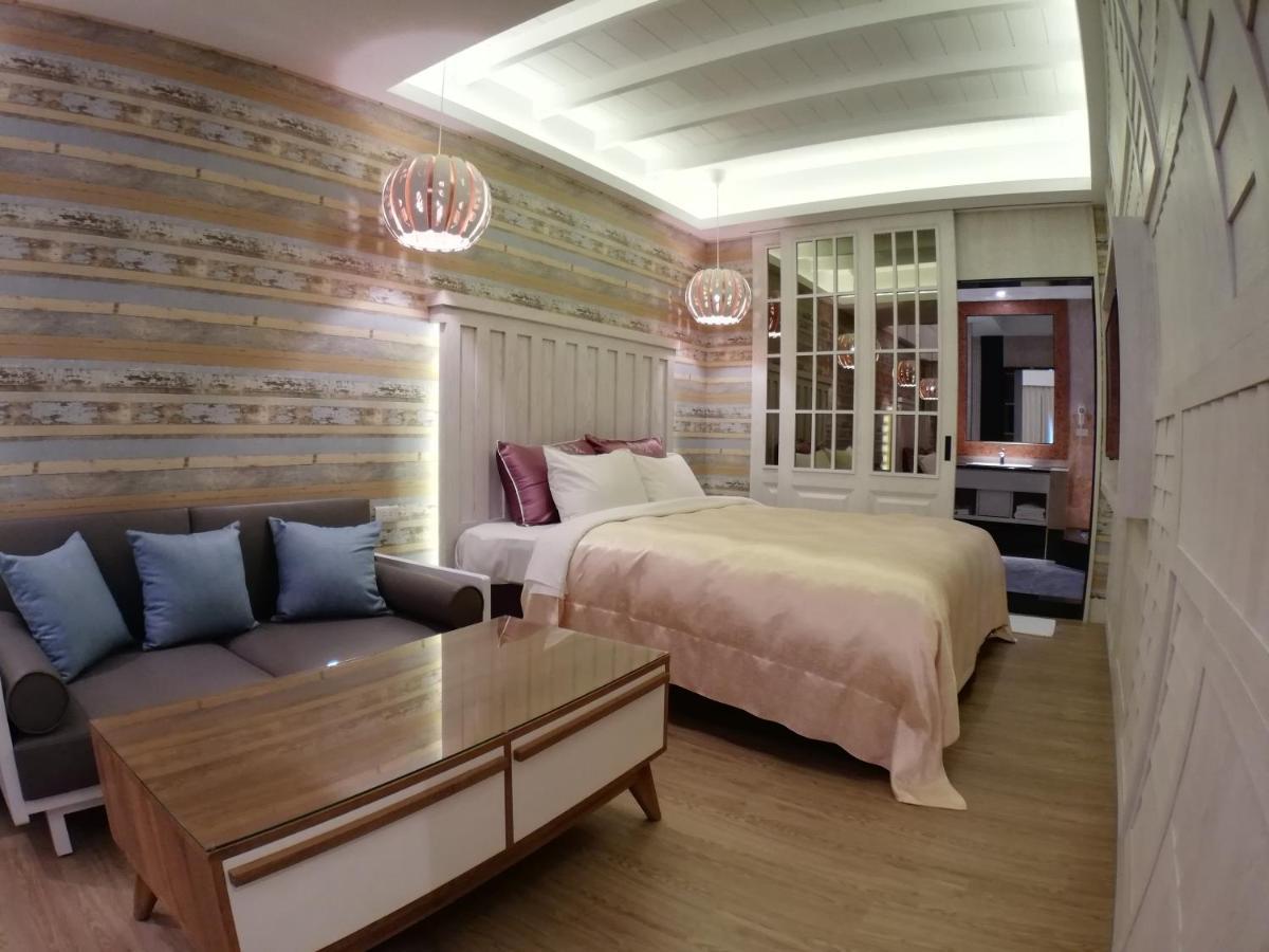 Song Xia Motel Taichung Eksteriør billede