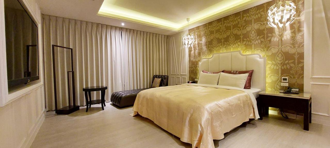 Song Xia Motel Taichung Eksteriør billede