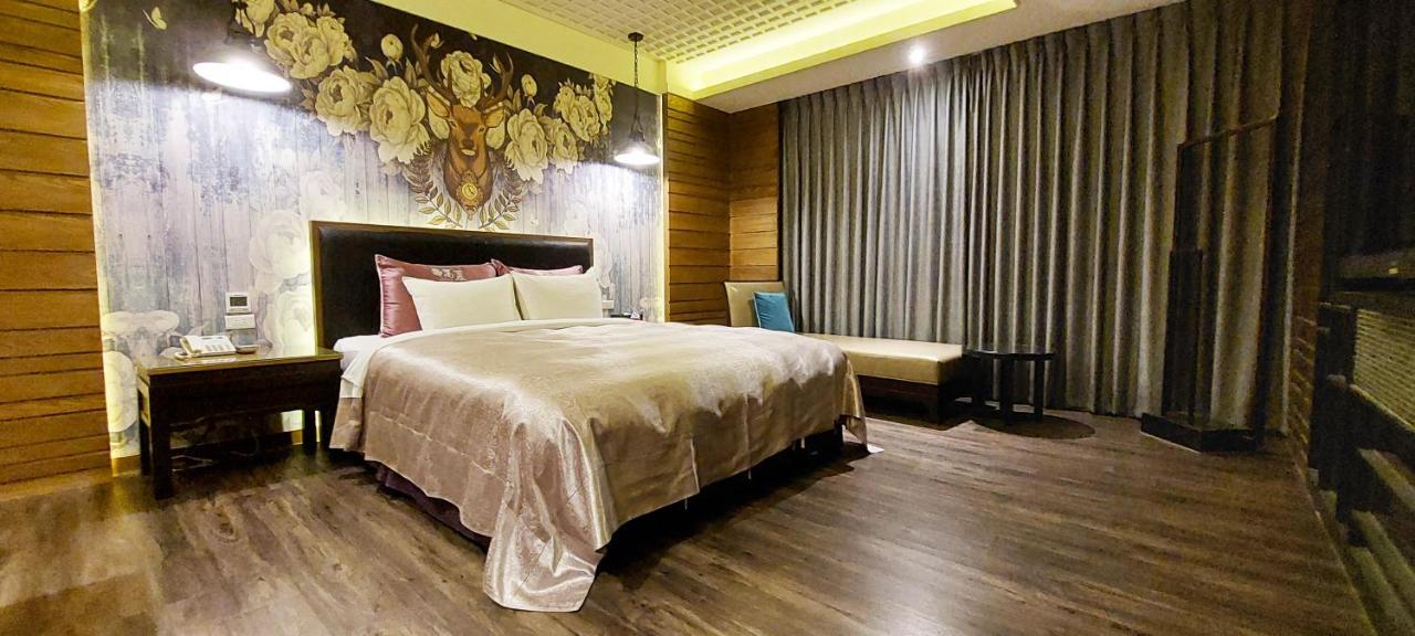 Song Xia Motel Taichung Eksteriør billede