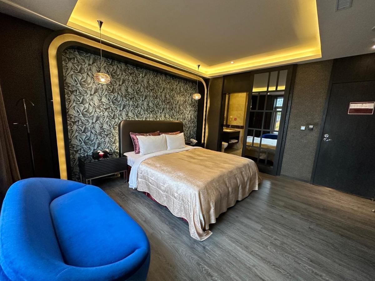 Song Xia Motel Taichung Eksteriør billede