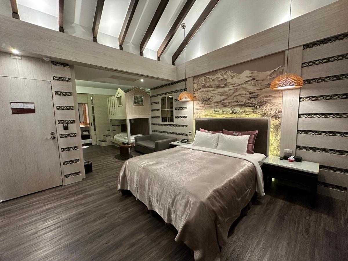 Song Xia Motel Taichung Eksteriør billede