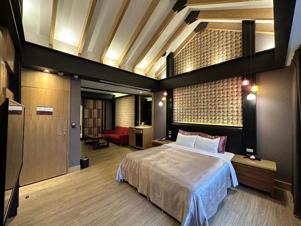 Song Xia Motel Taichung Eksteriør billede