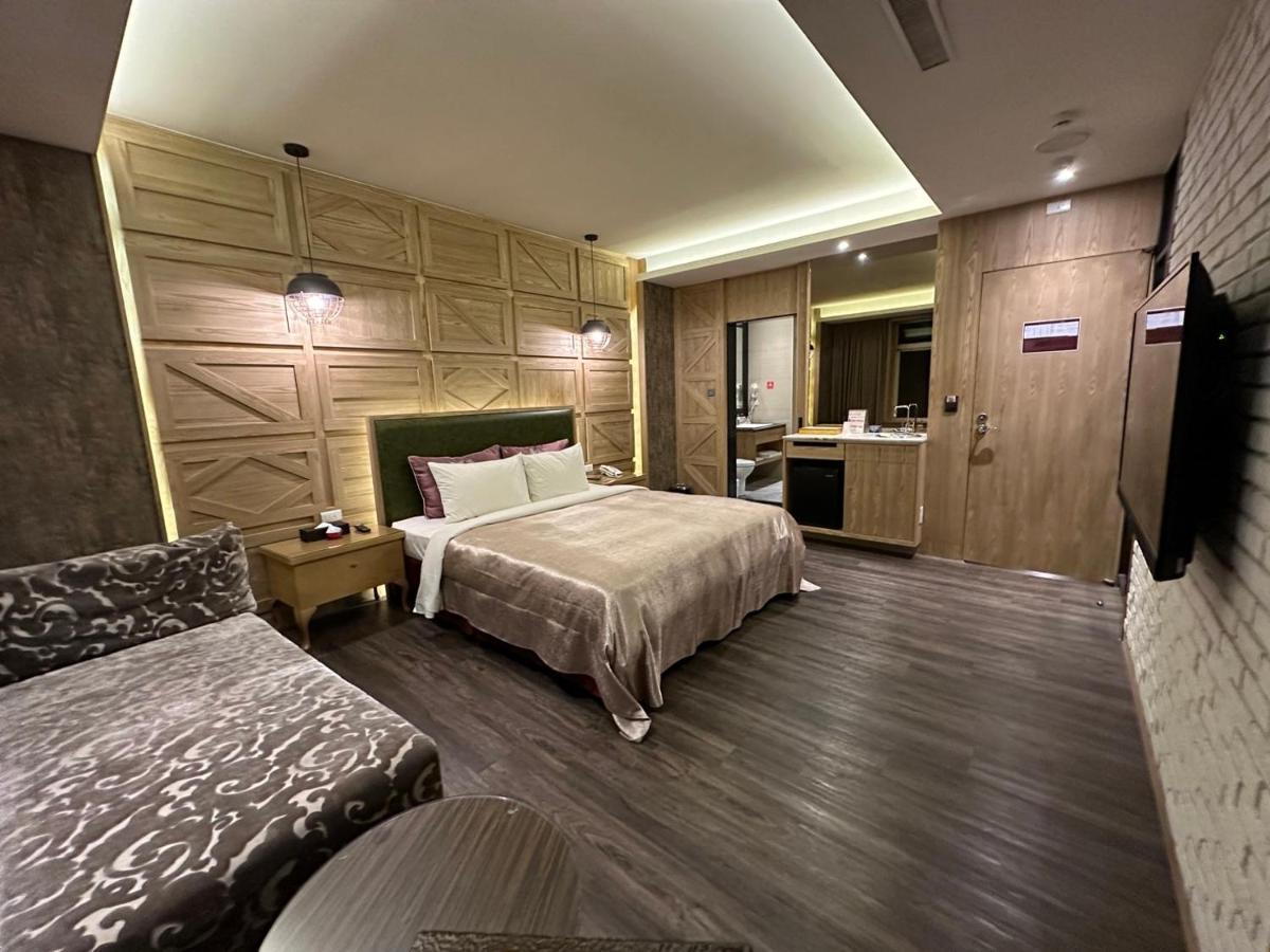 Song Xia Motel Taichung Eksteriør billede