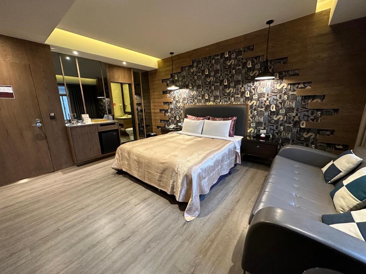 Song Xia Motel Taichung Eksteriør billede