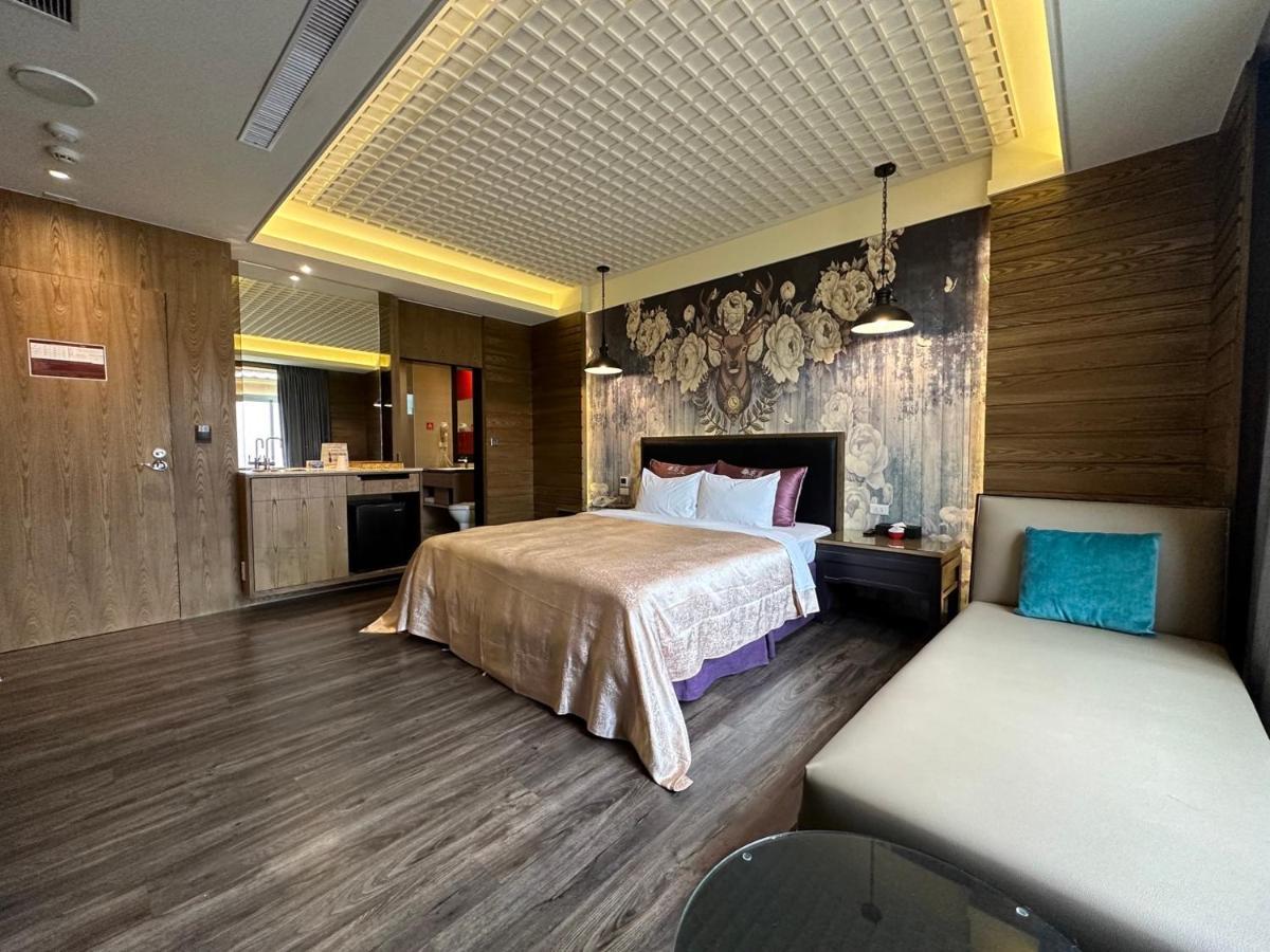 Song Xia Motel Taichung Eksteriør billede