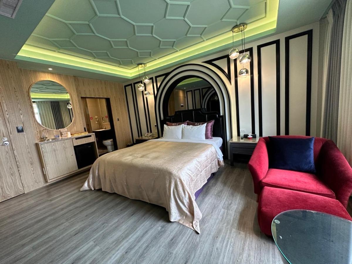 Song Xia Motel Taichung Eksteriør billede