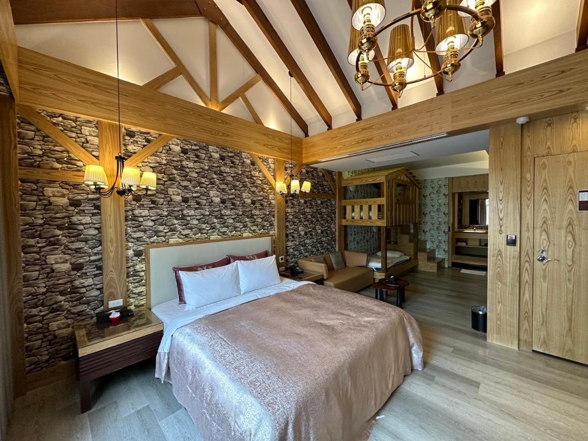 Song Xia Motel Taichung Eksteriør billede