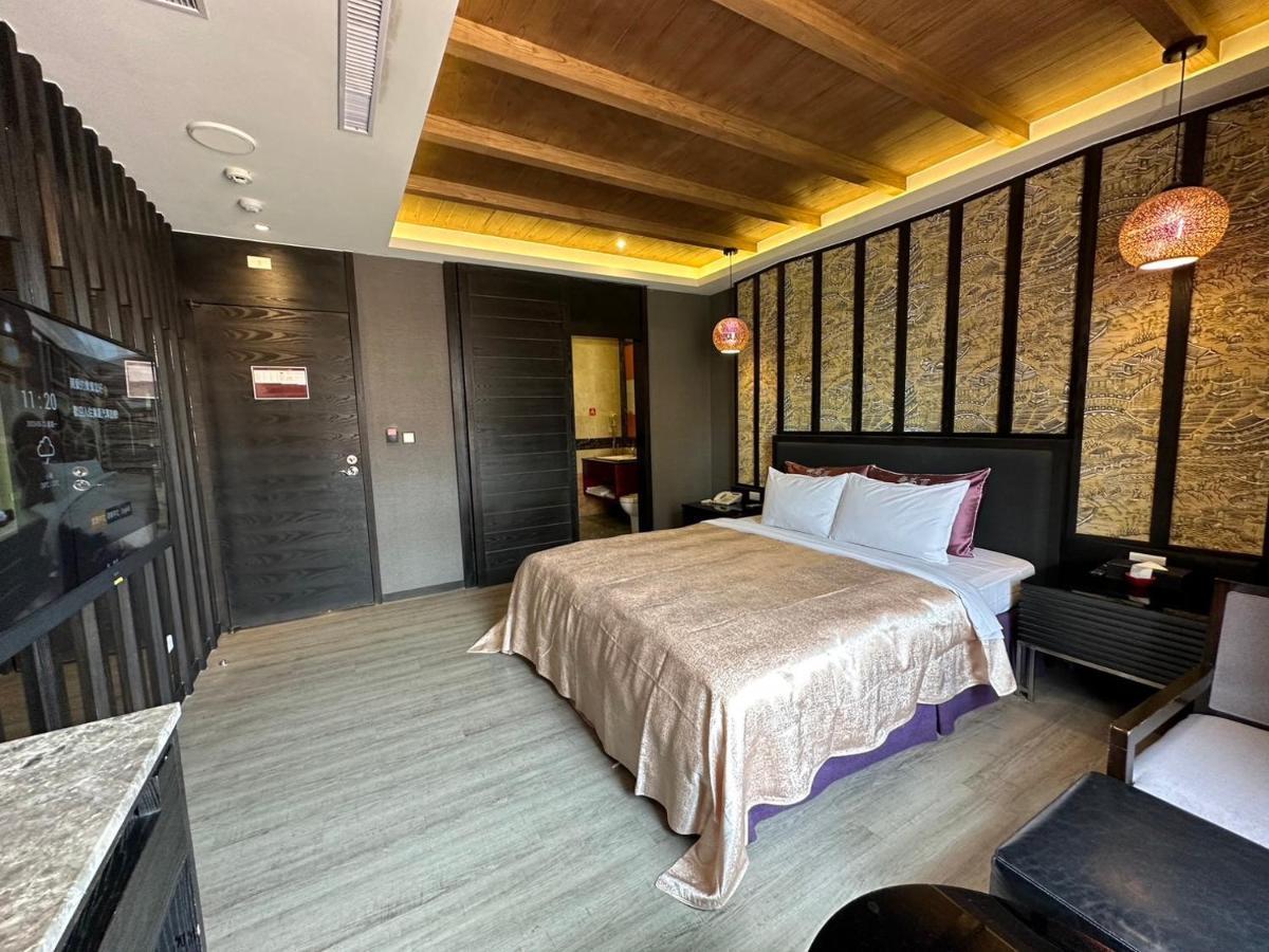 Song Xia Motel Taichung Eksteriør billede