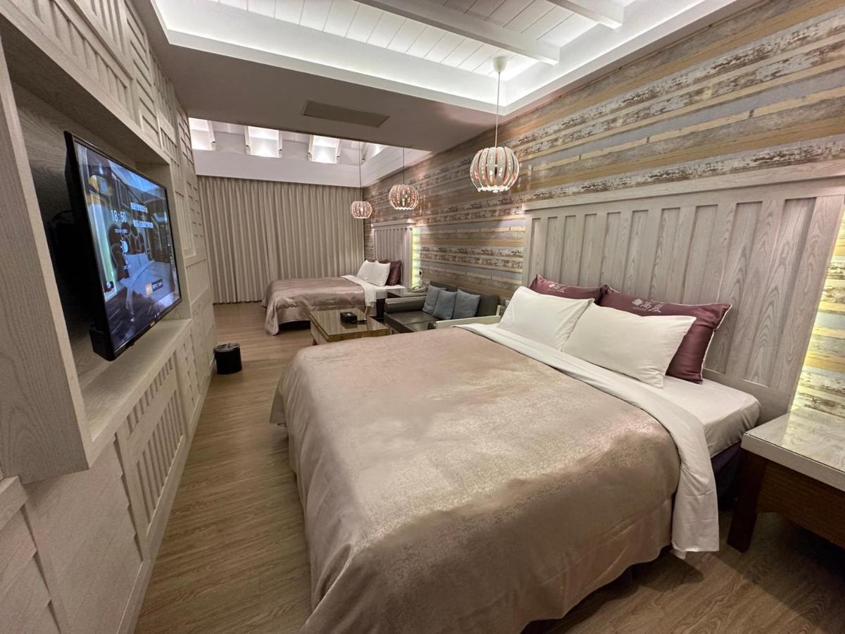 Song Xia Motel Taichung Eksteriør billede