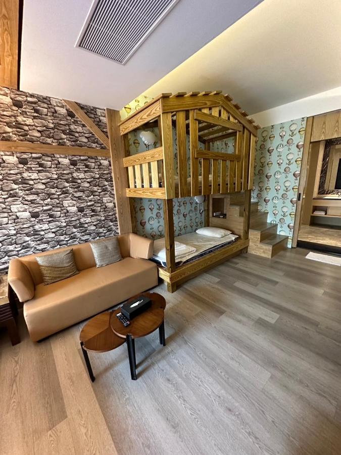 Song Xia Motel Taichung Eksteriør billede