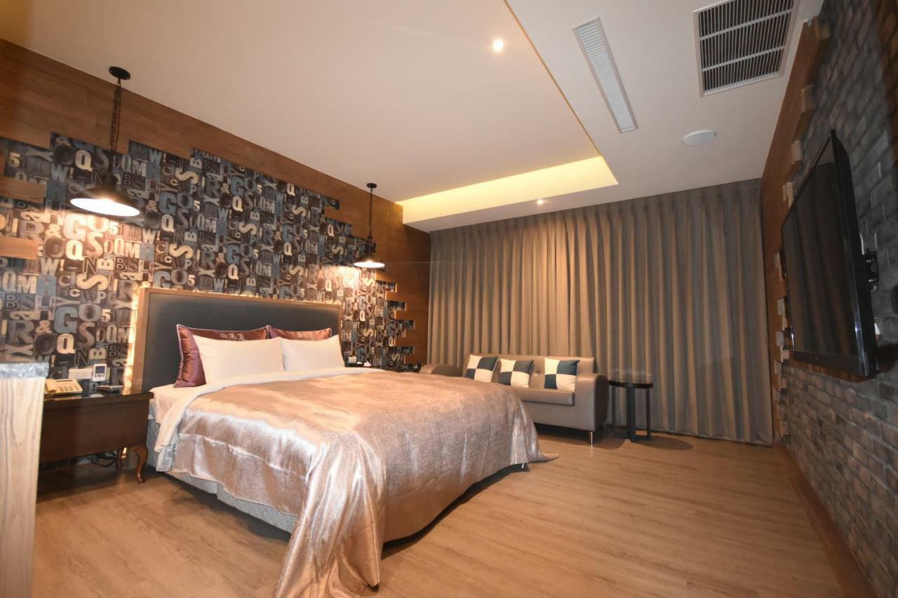 Song Xia Motel Taichung Eksteriør billede