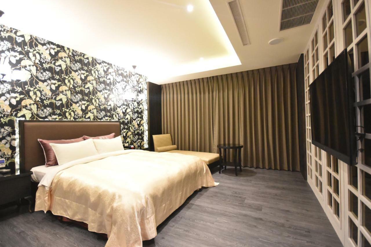 Song Xia Motel Taichung Eksteriør billede