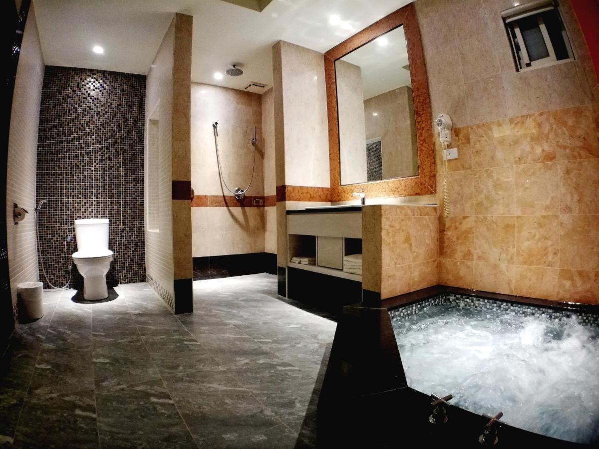 Song Xia Motel Taichung Eksteriør billede