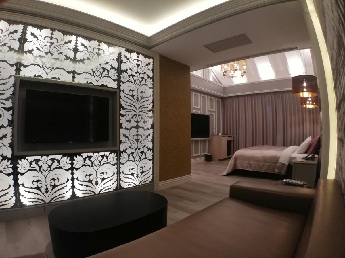 Song Xia Motel Taichung Eksteriør billede