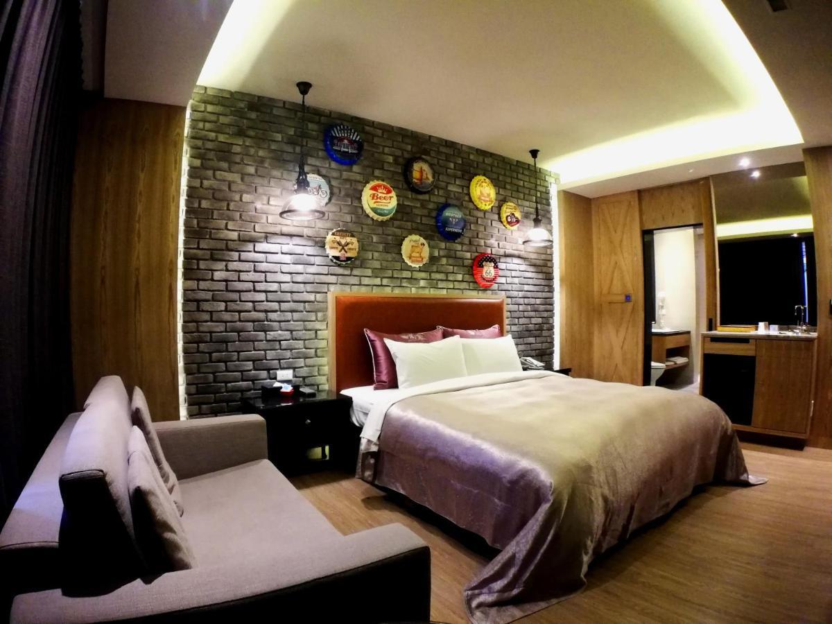 Song Xia Motel Taichung Eksteriør billede