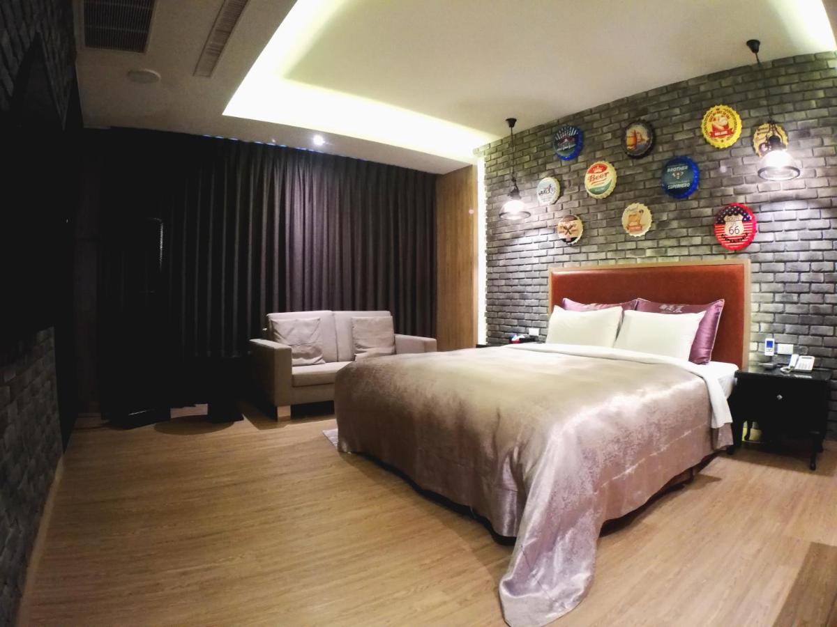Song Xia Motel Taichung Eksteriør billede