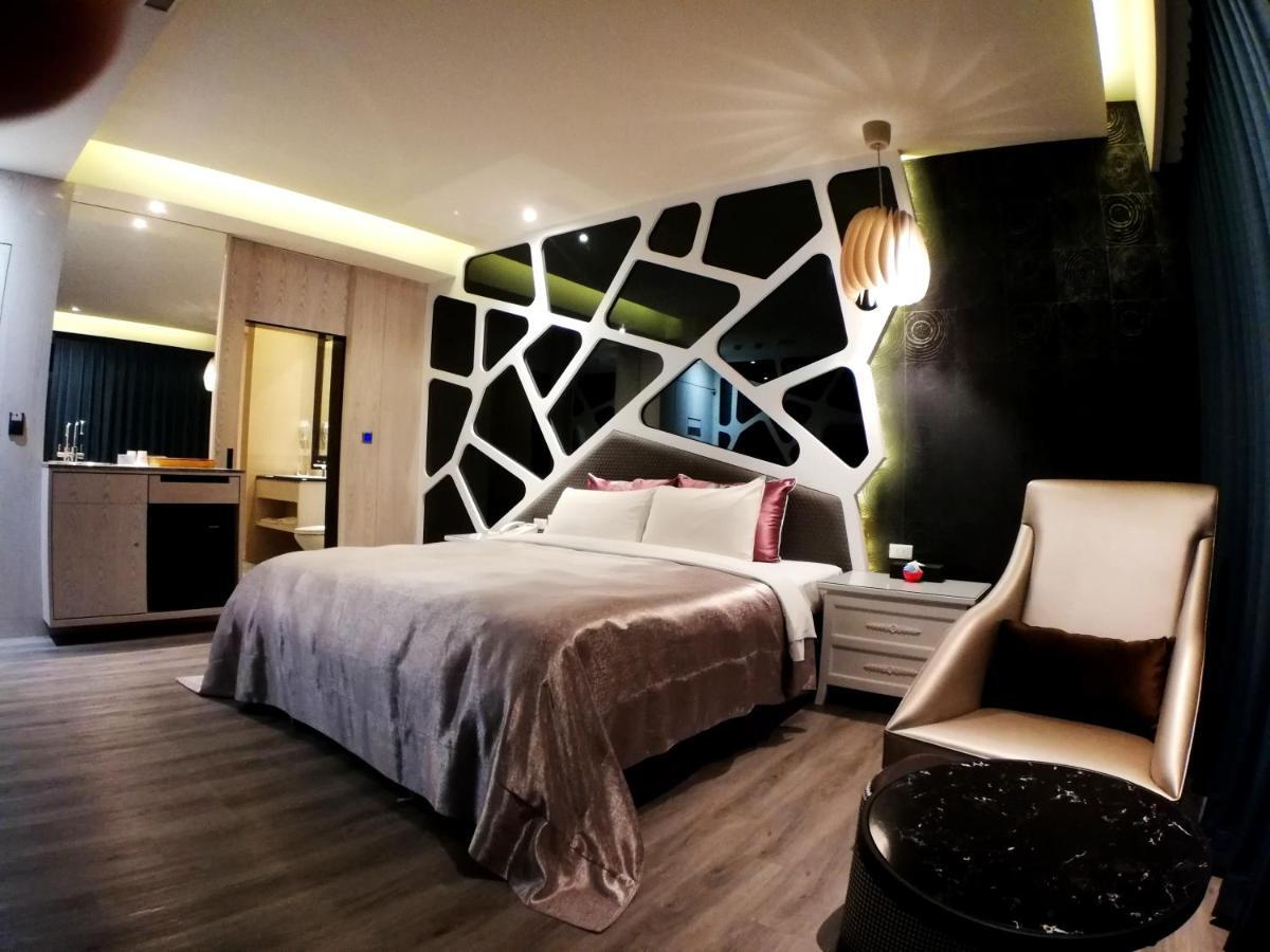 Song Xia Motel Taichung Eksteriør billede