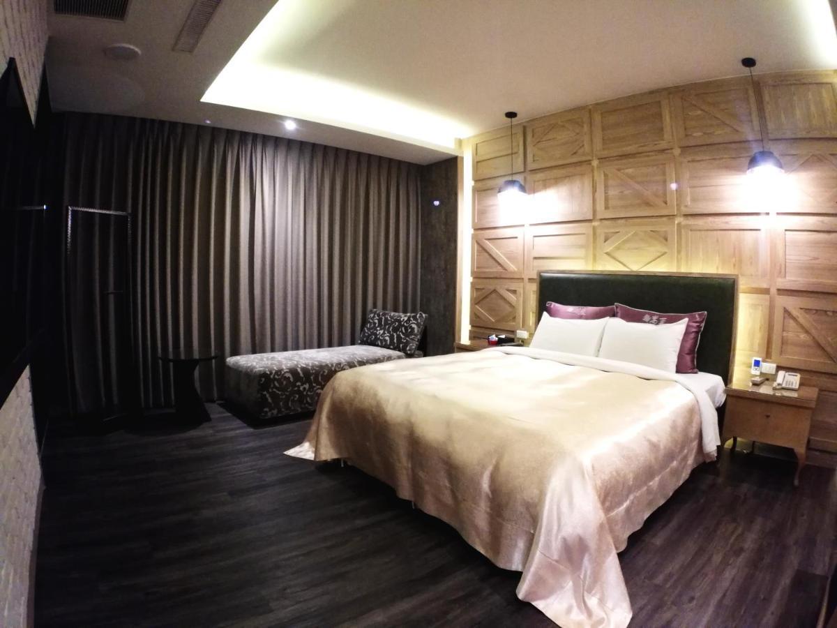 Song Xia Motel Taichung Eksteriør billede