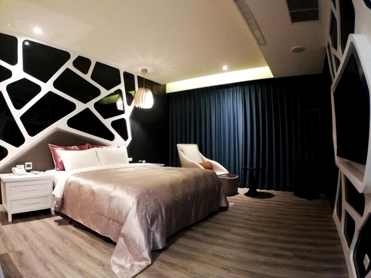 Song Xia Motel Taichung Eksteriør billede
