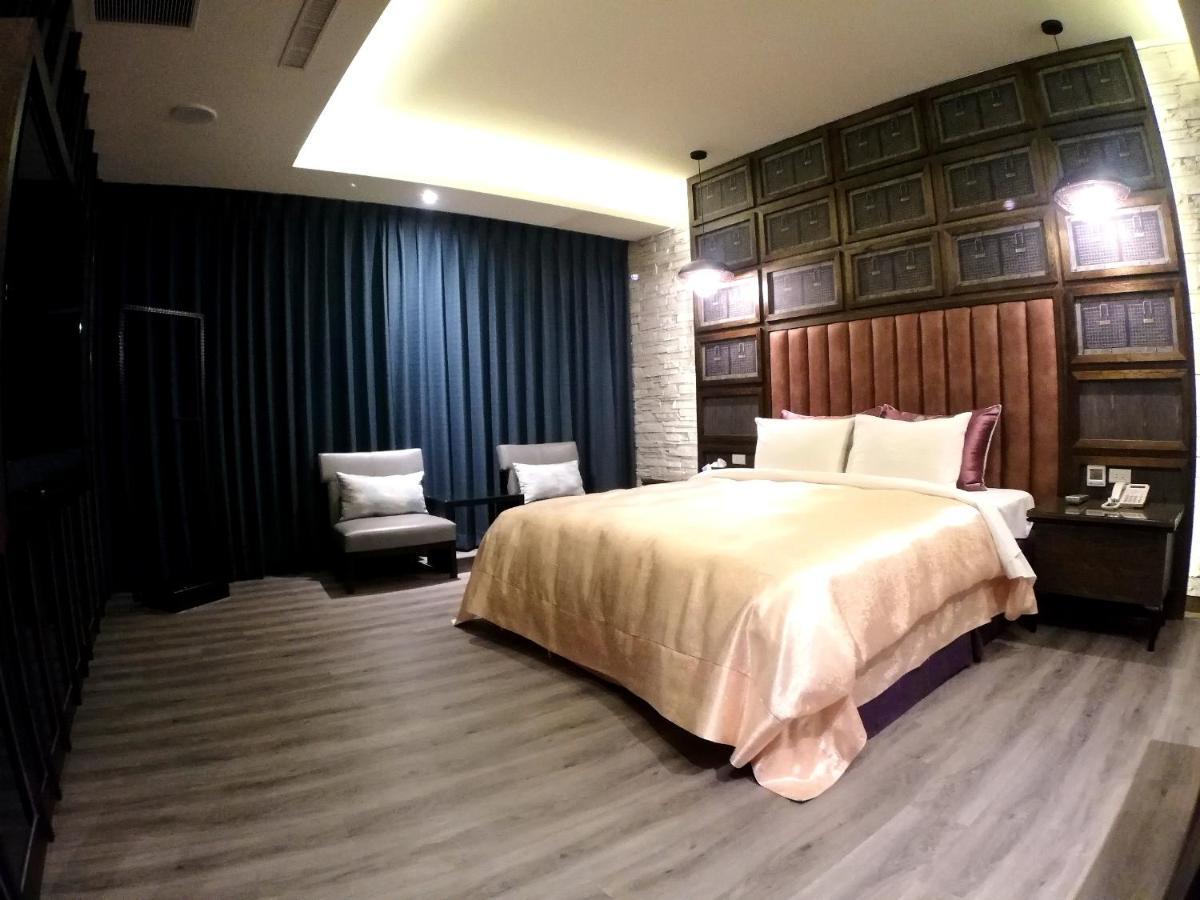 Song Xia Motel Taichung Eksteriør billede