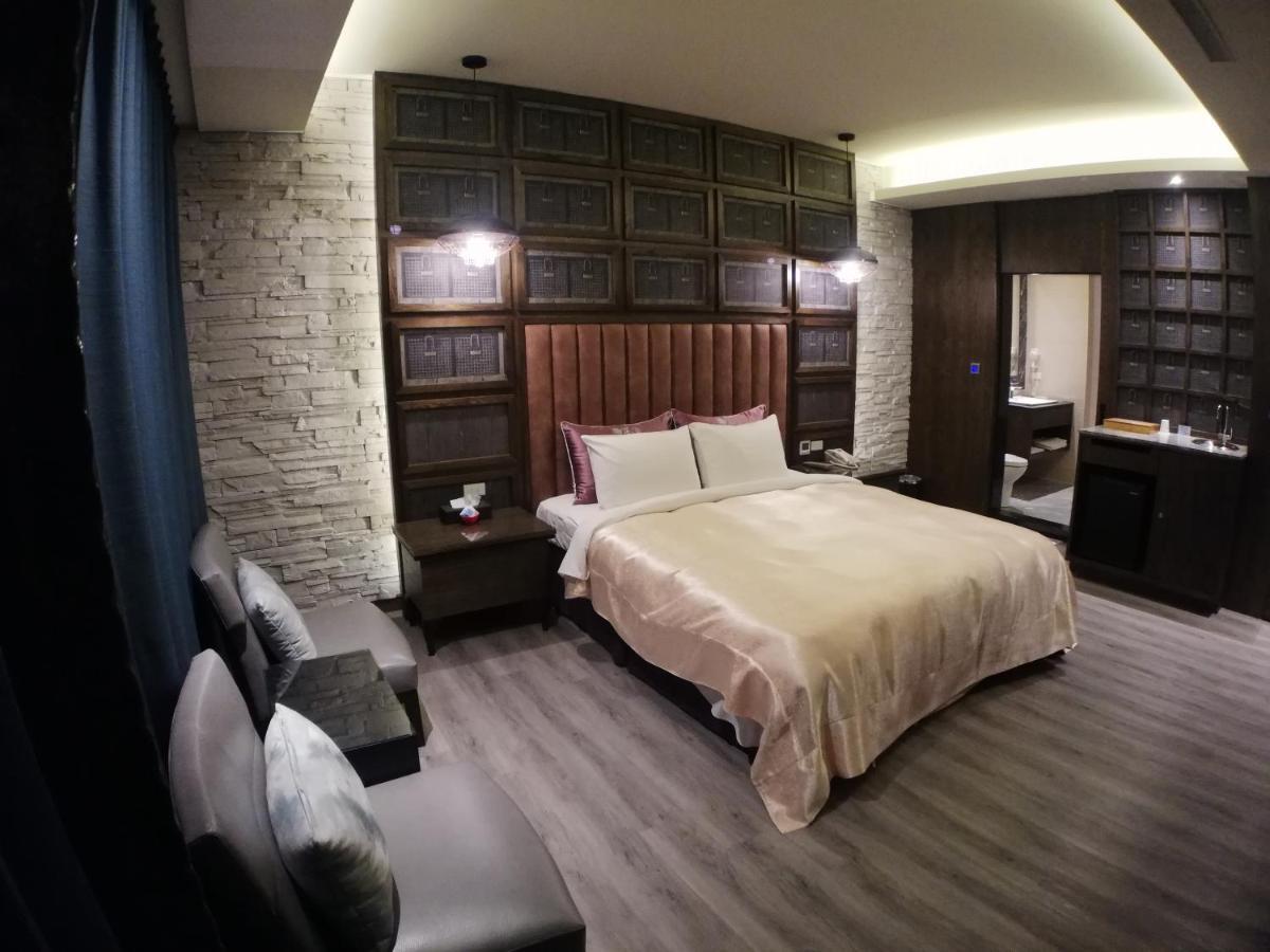 Song Xia Motel Taichung Eksteriør billede