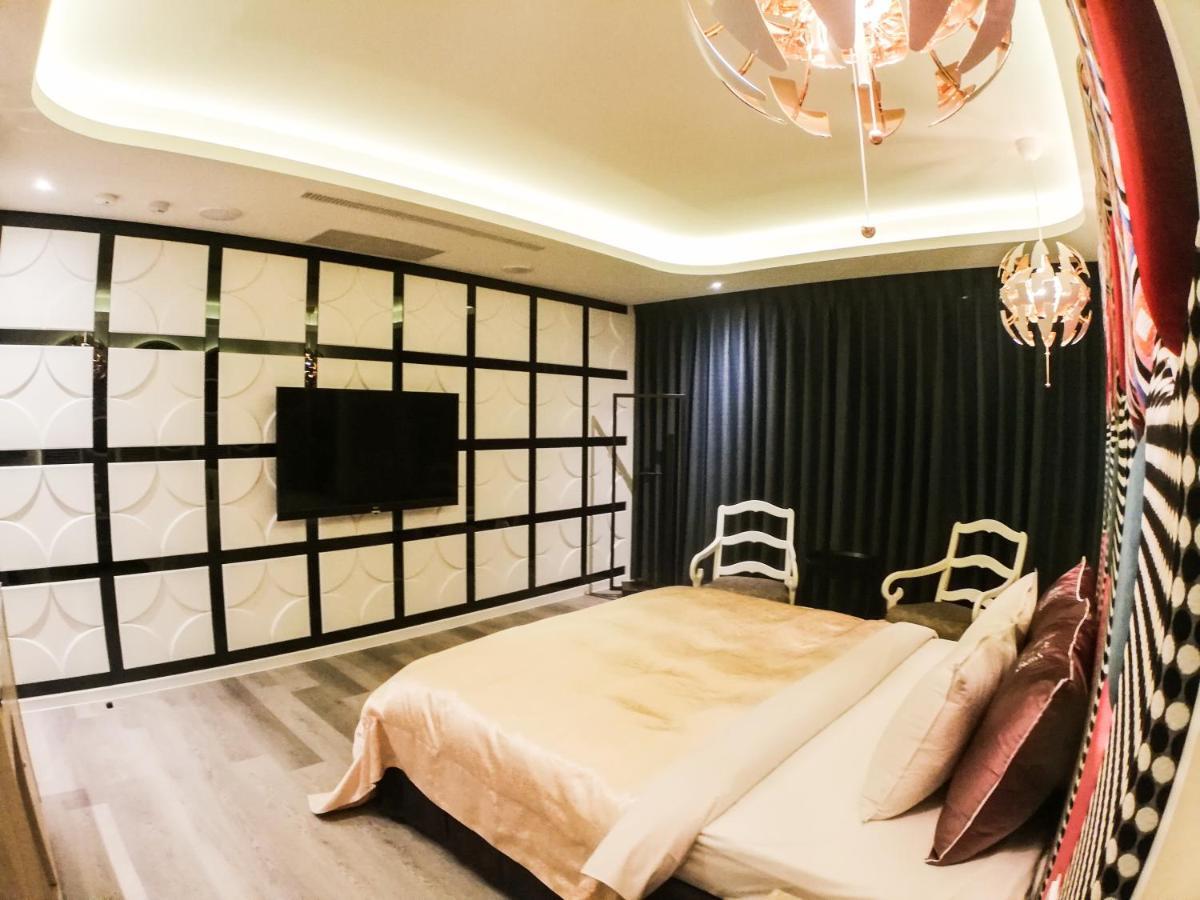 Song Xia Motel Taichung Eksteriør billede