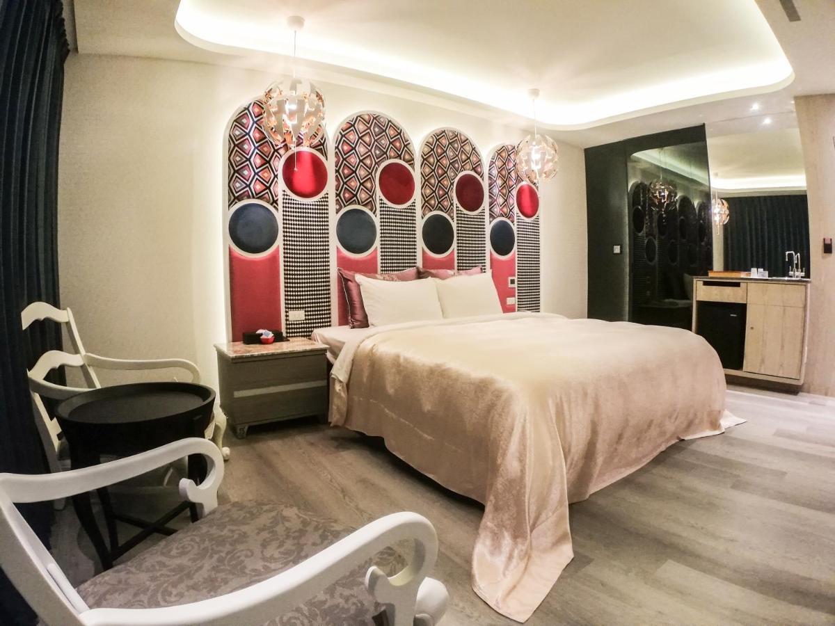 Song Xia Motel Taichung Eksteriør billede