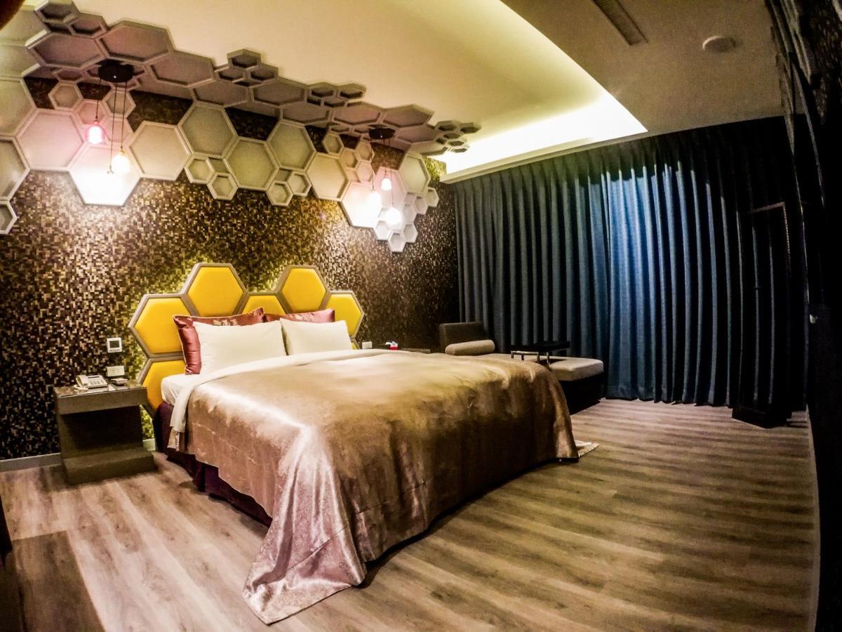 Song Xia Motel Taichung Eksteriør billede