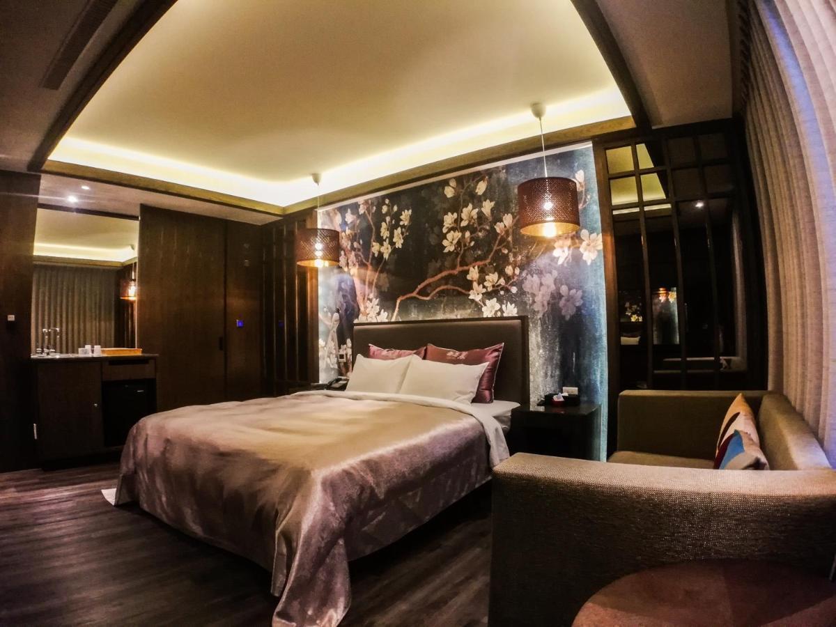 Song Xia Motel Taichung Eksteriør billede